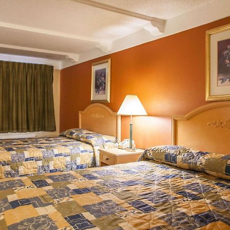 Relax Inn Saint Charles Dış mekan fotoğraf
